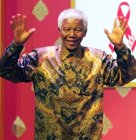 Nelso Mandela  morto a 95 anni: era il simbolo della lotta all'apartheid in Sudafrica. Qui in una foto del 16 luglio 2004. Reuters